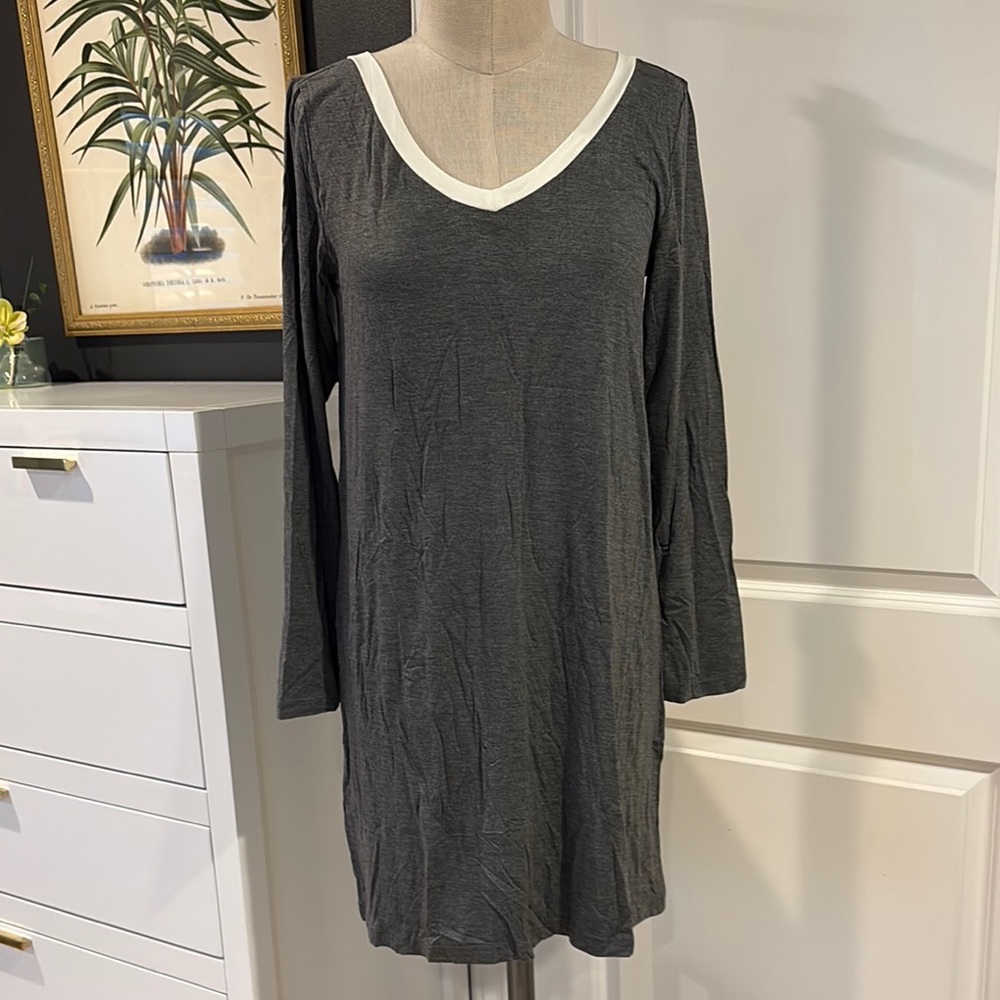 📦 Elegant Gray V-Neck Dress (3-S )